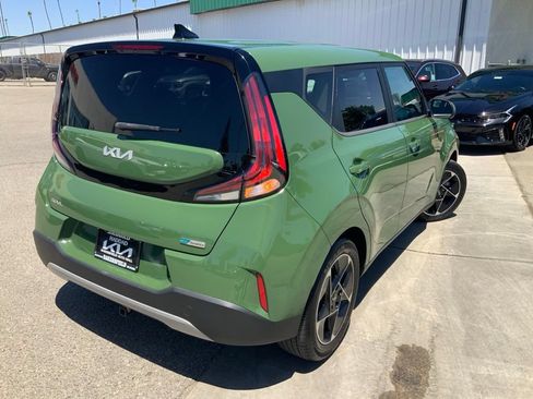 Used 2023 Kia Soul EX FWD image 5