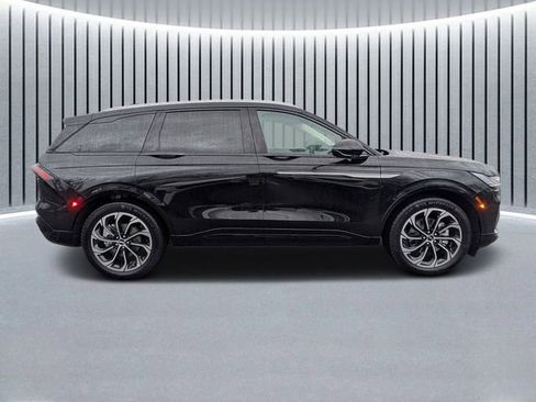 New 2026 Lincoln Nautilus Reserve image 2