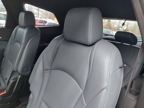 Used 2024 Buick Enclave Premium image 37