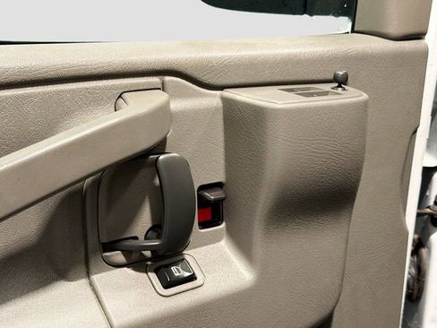 Used 2021 Chevrolet Express 2500 w/ Driver Convenience Package RWD image 13