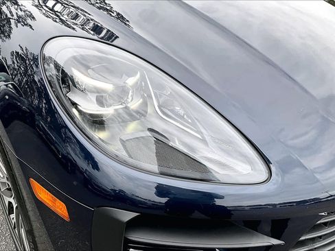 Used 2020 Porsche Macan S image 28