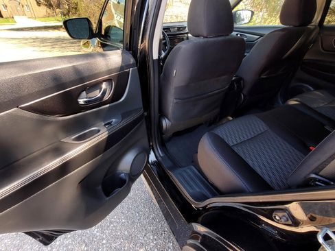 Used 2019 Nissan Rogue S w/ Special Edition Package image 18