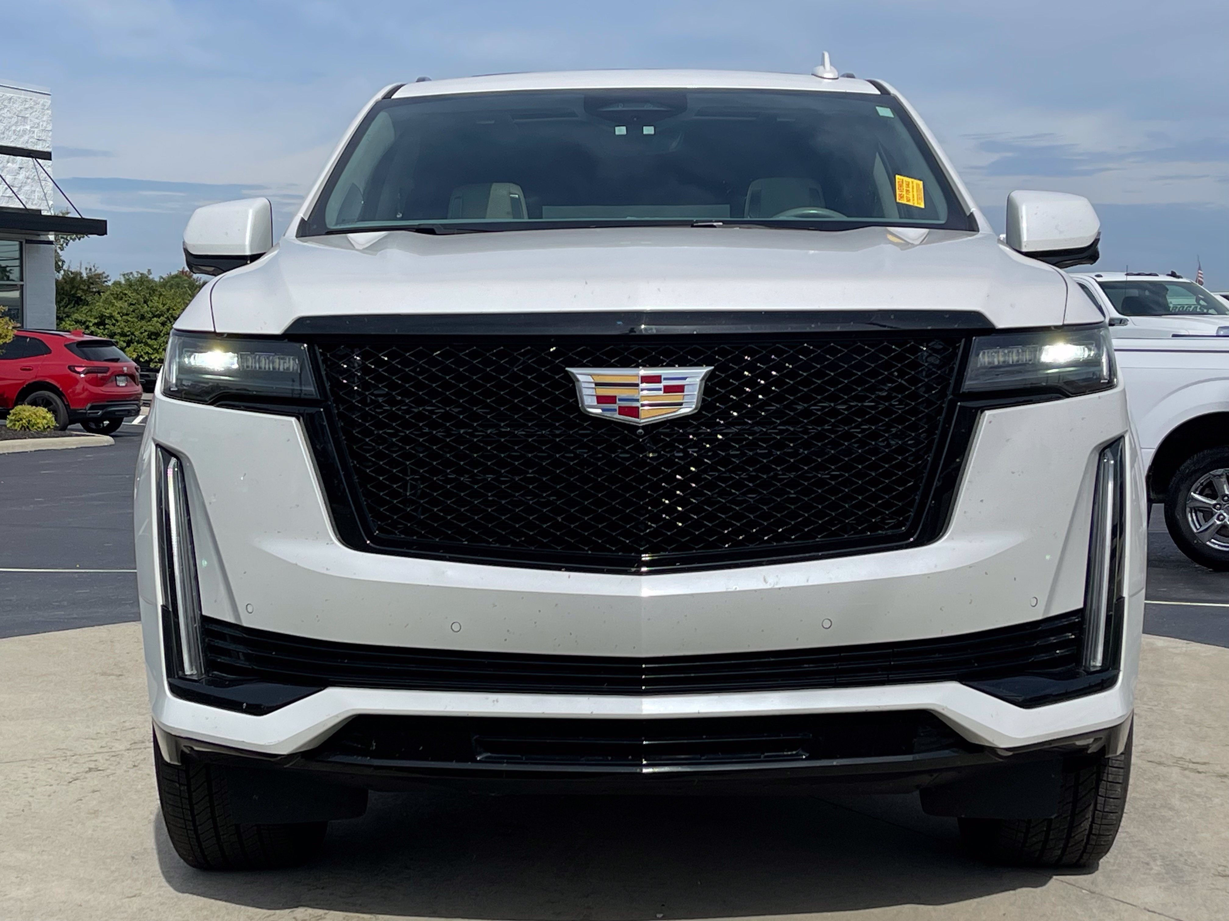 Used 2021 Cadillac Escalade ESV Sport Platinum w/ Heavy-Duty Trailer Package AWD/4WD image 2