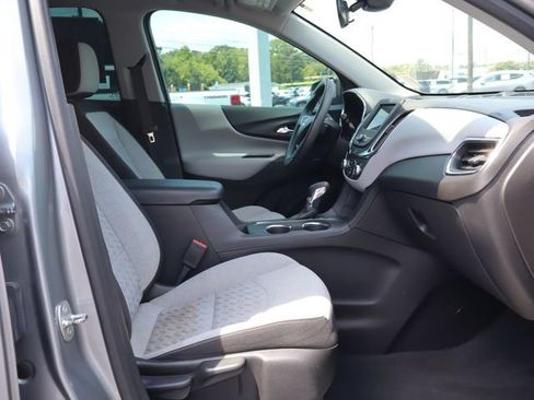 Used 2023 Chevrolet Equinox LS FWD image 40