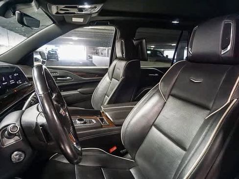 Used 2021 Cadillac Escalade Premium Luxury image 19