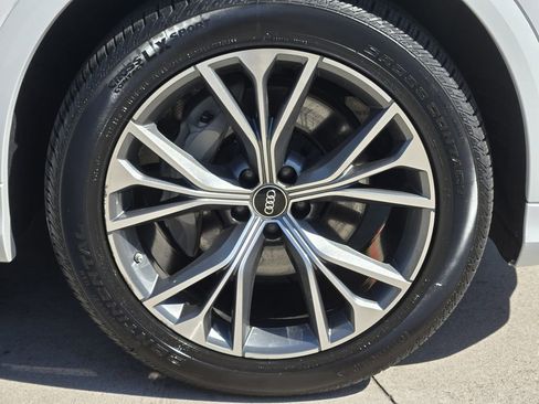 Certified 2022 Audi Q8 Premium Plus w/ Premium Plus Package image 14