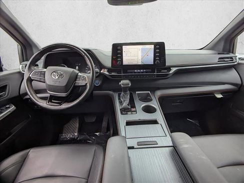 Used 2021 Toyota Sienna XSE image 16