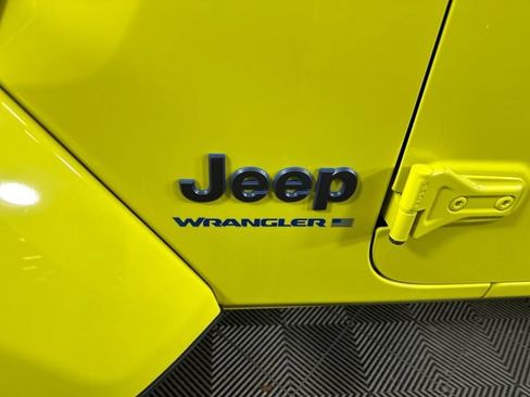 Used 2024 Jeep Wrangler Unlimited image 10