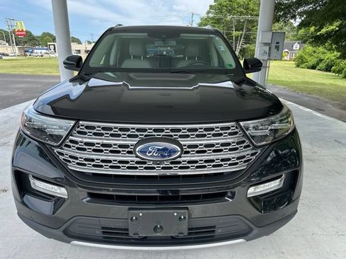 Used 2021 Ford Explorer Limited w/ Equipment Group 301A AWD/4WD image 8