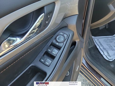 Used 2020 Chevrolet Traverse LT w/ LT Premium Package AWD/4WD image 20