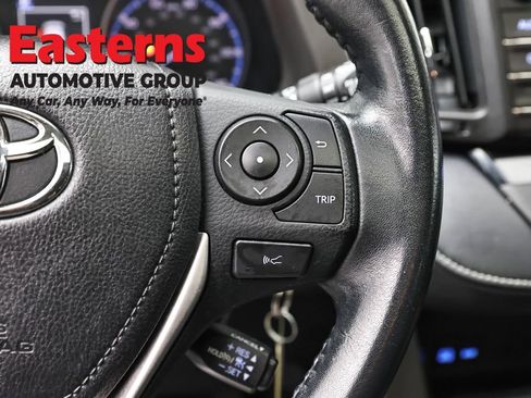 Used 2018 Toyota RAV4 XLE AWD/4WD image 16