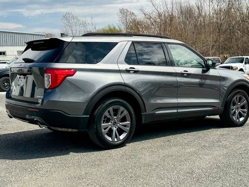 Certified 2022 Ford Explorer XLT w/ Equipment Group 202A AWD/4WD image 3