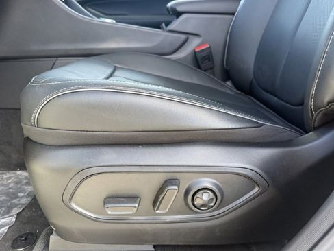New 2025 Jeep Grand Cherokee Overland AWD/4WD image 22