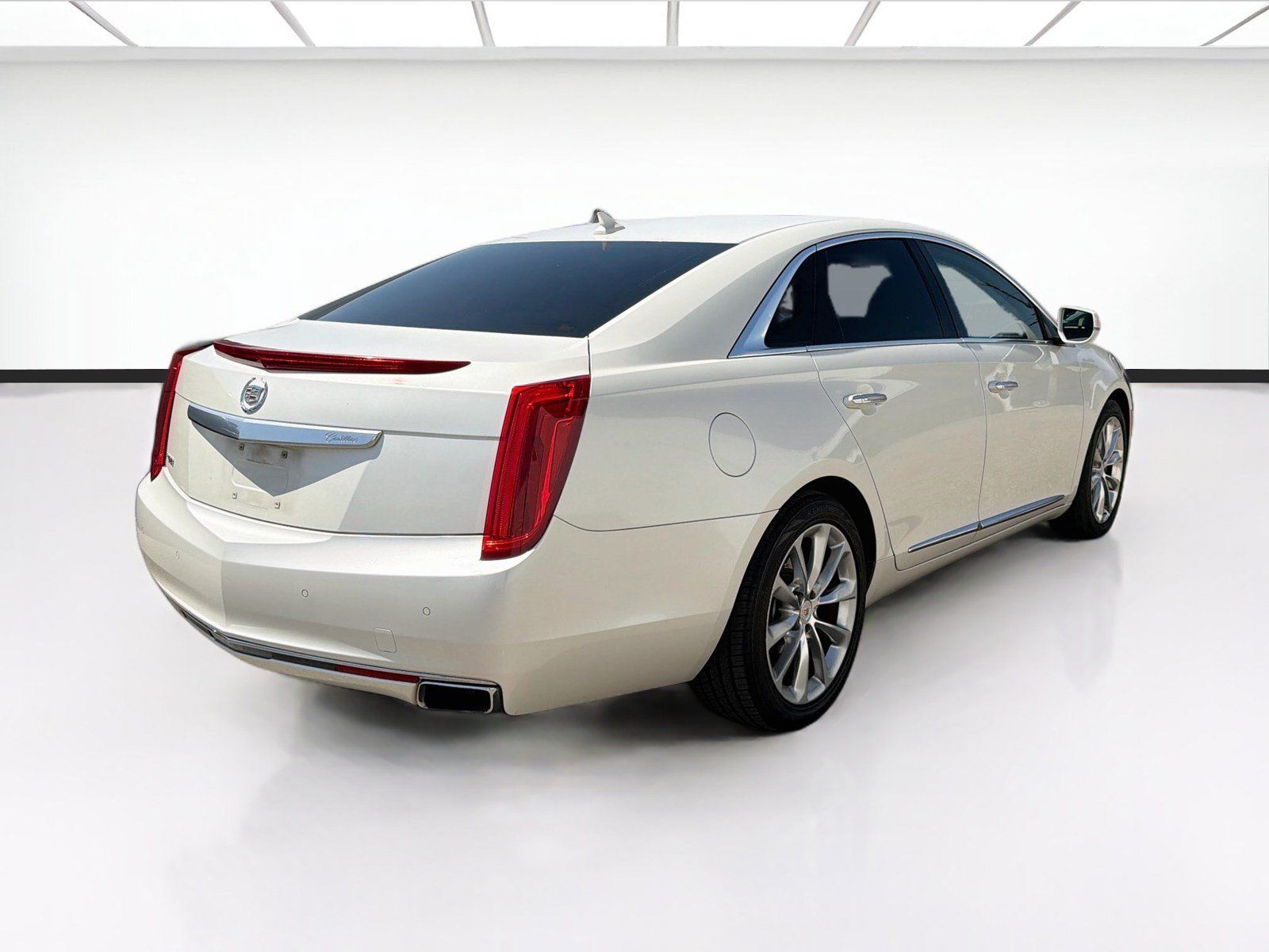 Used 2014 Cadillac XTS Luxury w/ Driver Awareness Package FWD image 4