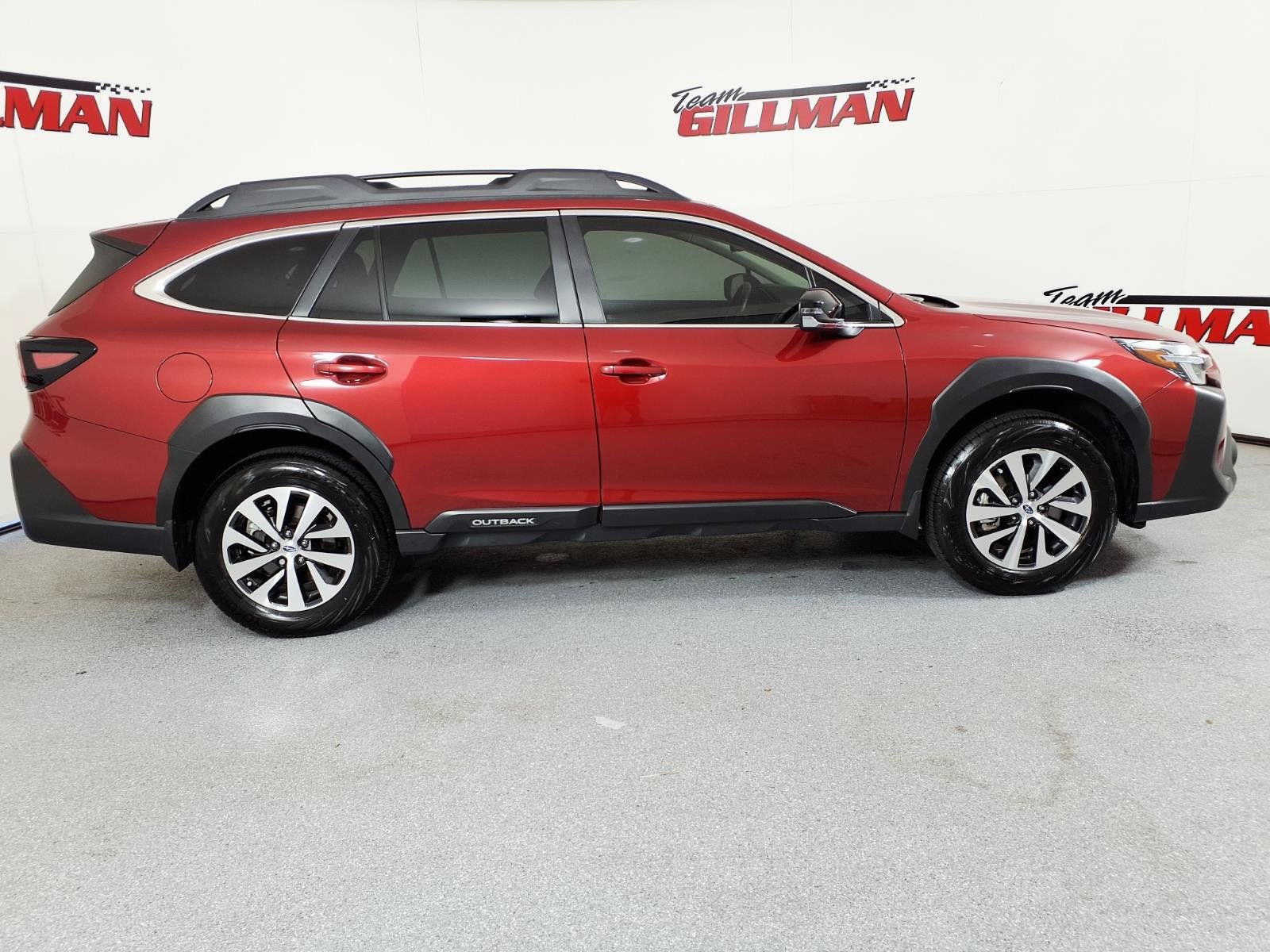 Used 2025 Subaru Outback Premium AWD/4WD image 2