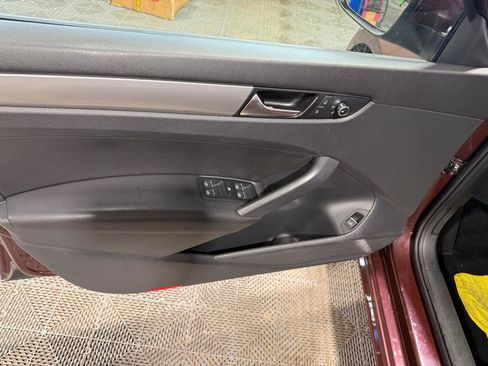 Used 2014 Volkswagen Passat 2.5 S FWD image 25