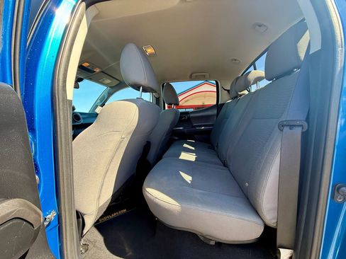 Used 2018 Toyota Tacoma SR5 image 13