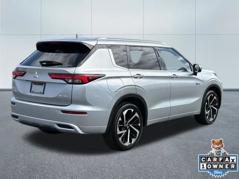 Used 2024 Mitsubishi Outlander SEL AWD/4WD image 3