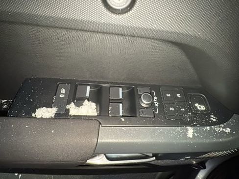 Used 2022 Land Rover Defender 110 X-Dynamic SE image 9