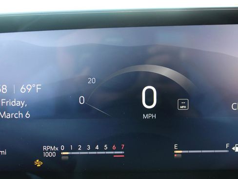 Used 2025 Buick Enclave Preferred FWD image 24