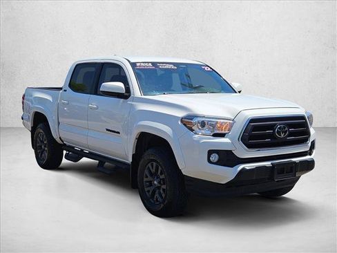 Used 2022 Toyota Tacoma SR5 w/ SR5 Appearance Package (SM) RWD image 3