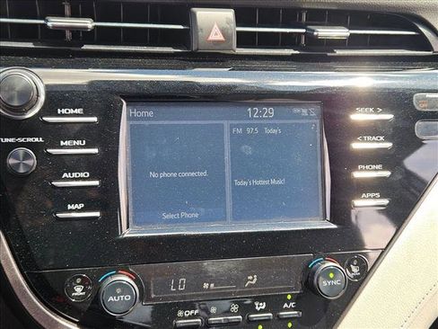 Used 2019 Toyota Camry SE image 12