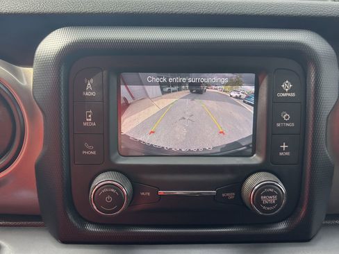 Used 2020 Jeep Wrangler Unlimited Sport image 33