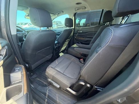 Used 2020 GMC Acadia SLE image 7