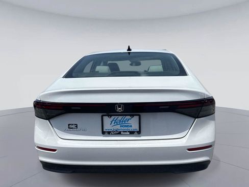 Certified 2025 Honda Accord SE image 5