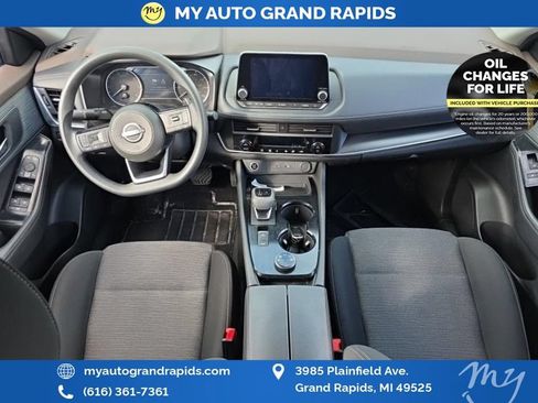 Used 2023 Nissan Rogue SV AWD/4WD image 9