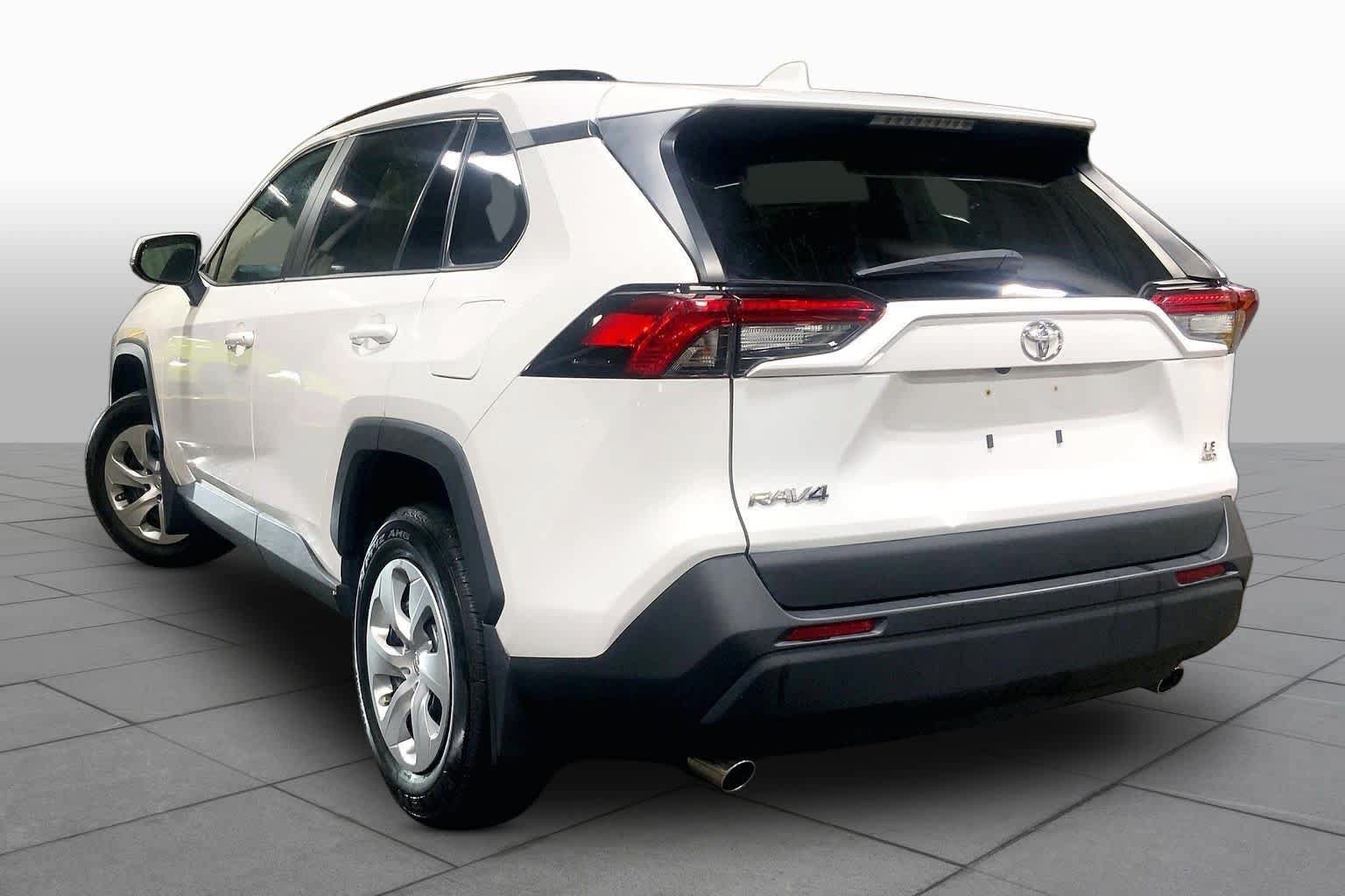 Used 2020 Toyota RAV4 LE w/ All Weather Liner Package AWD/4WD image 12