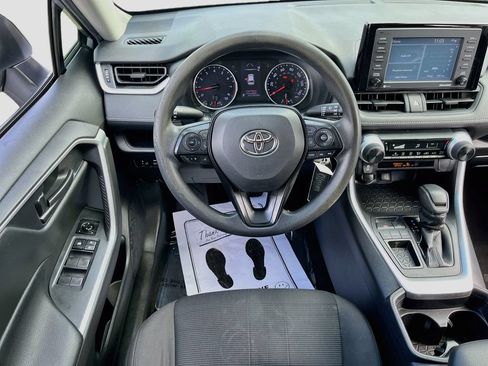 Used 2021 Toyota RAV4 LE FWD image 19