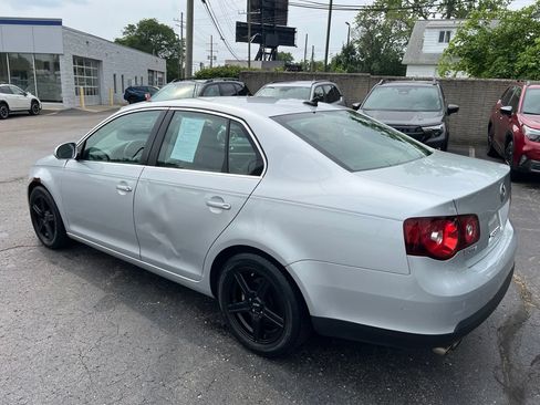 Used 2009 Volkswagen Jetta SE FWD image 8