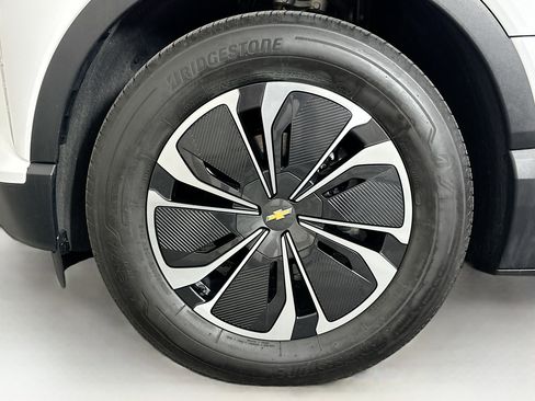 Used 2024 Chevrolet Blazer EV LT AWD/4WD image 11