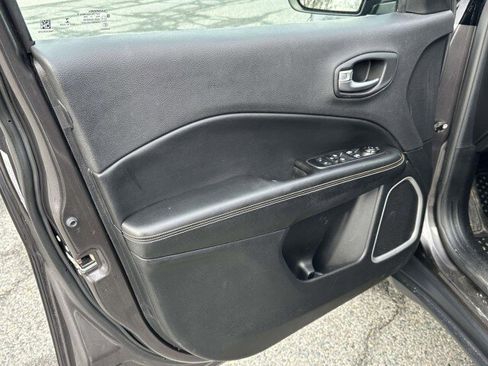 Used 2018 Jeep Compass Latitude w/ Safe & Security Group image 15