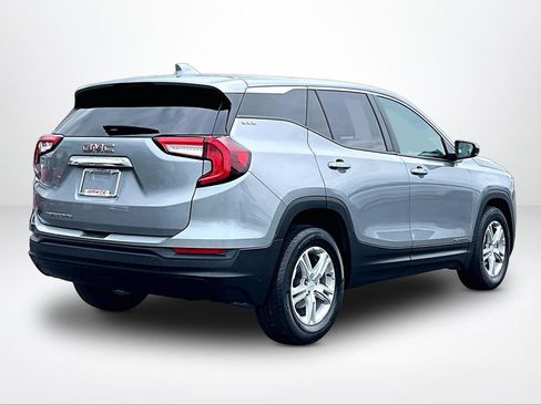 Used 2023 GMC Terrain SLE FWD image 2
