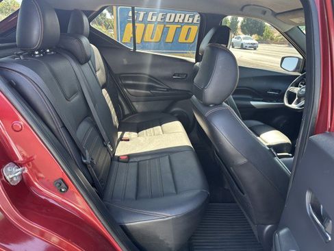 Used 2018 Nissan Kicks SR w/ Premium Package FWD image 16