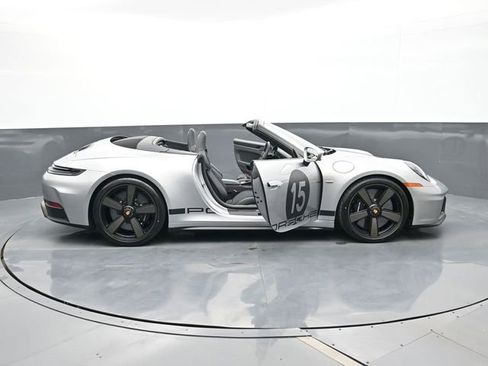Certified 2026 Porsche 911 GTS RWD image 33
