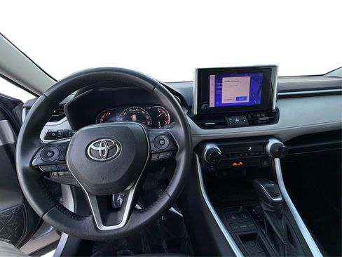 Used 2023 Toyota RAV4 XLE Premium image 30