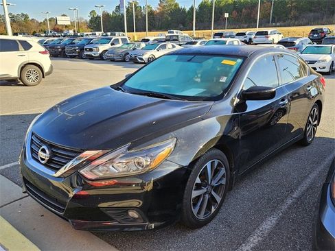 Used 2016 Nissan Altima 2.5 SR w/ Interior Lighting Package image 3