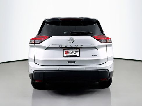 Used 2025 Nissan Rogue SV AWD/4WD image 6