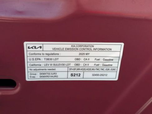 Certified 2025 Kia Sorento S w/ Panoramic Sunroof Package FWD image 35