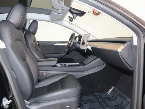 Used 2025 Tesla Model Y Long Range image 14