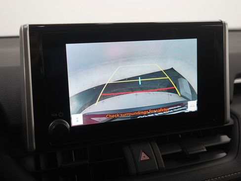 Used 2025 Toyota RAV4 XLE w/ Convenience Package image 27