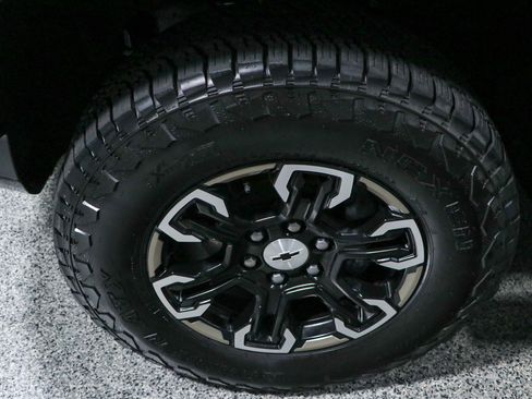 Used 2022 Chevrolet Silverado 1500 ZR2 AWD/4WD image 11