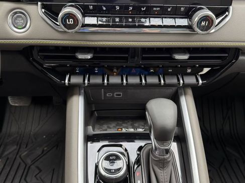 New 2026 Chevrolet Colorado ZR2 image 17