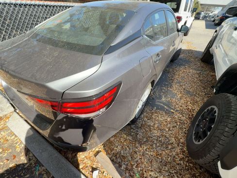 Used 2025 Nissan Sentra S image 7