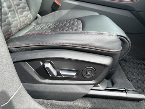 Used 2024 Audi RS Q8 image 31