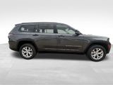 Used 2022 Jeep Grand Cherokee L Limited image 3