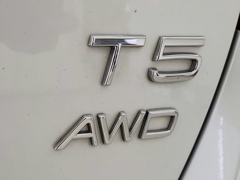 Used 2018 Volvo V60 T5 Cross Country AWD/4WD image 33